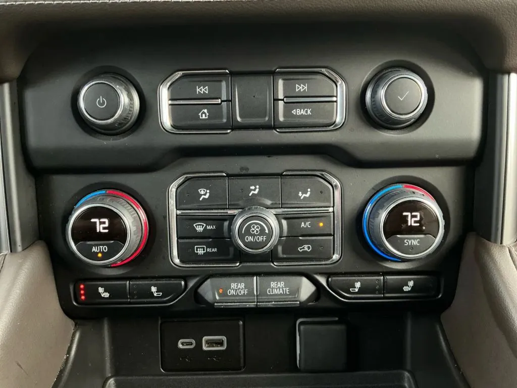 Chevrolet Tahoe photo 34