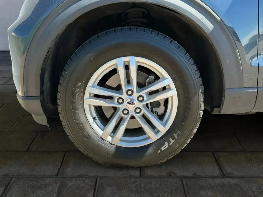 Ford Explorer photo 26