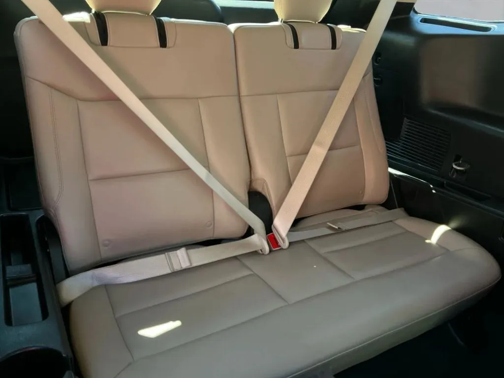 Ford Explorer photo 17