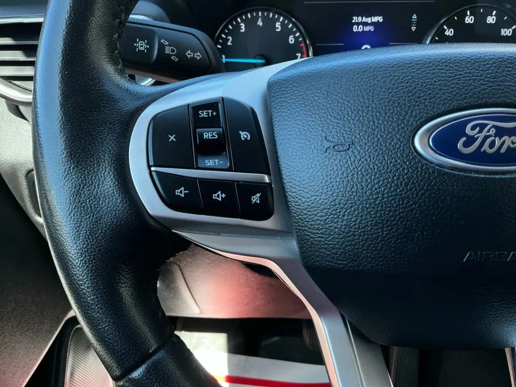 Ford Explorer photo 29