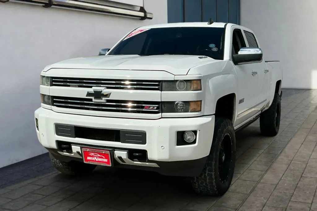 Chevrolet Silverado photo 7
