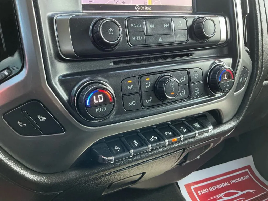 Chevrolet Silverado photo 32