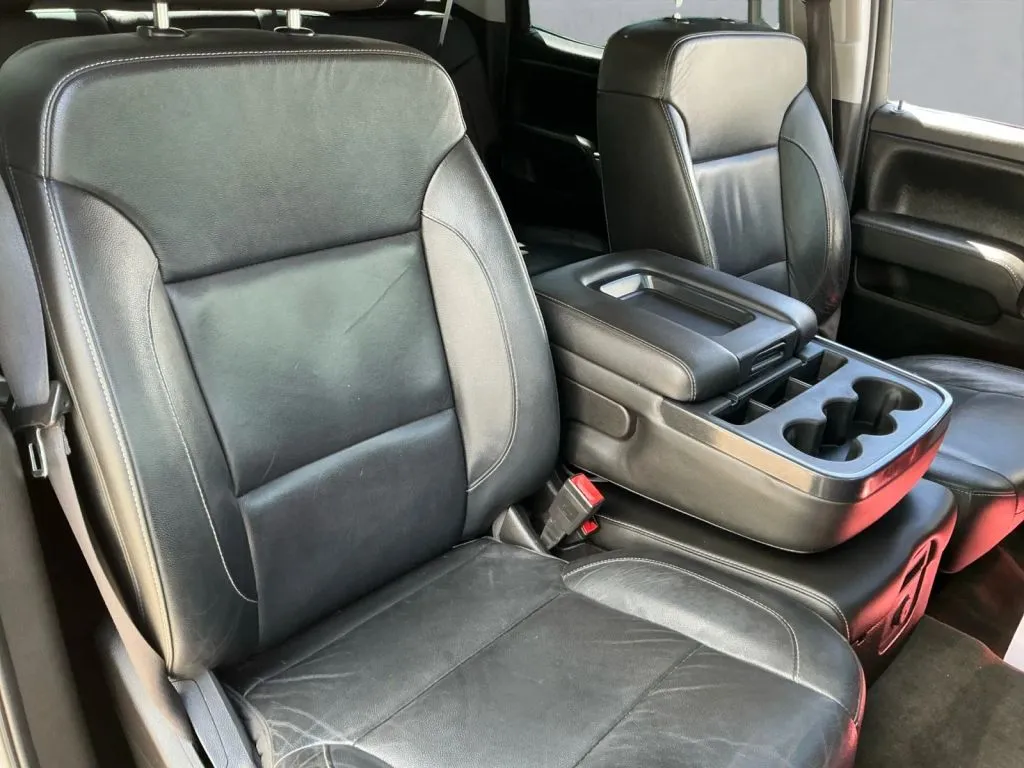 Chevrolet Silverado photo 22