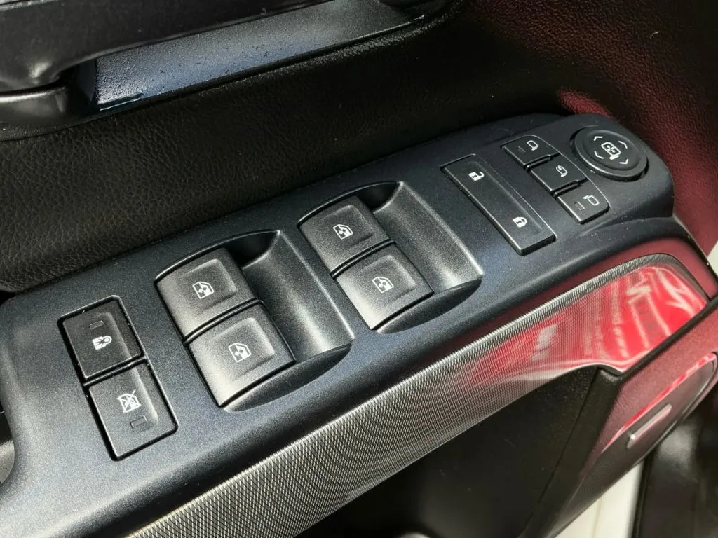 Chevrolet Silverado photo 11