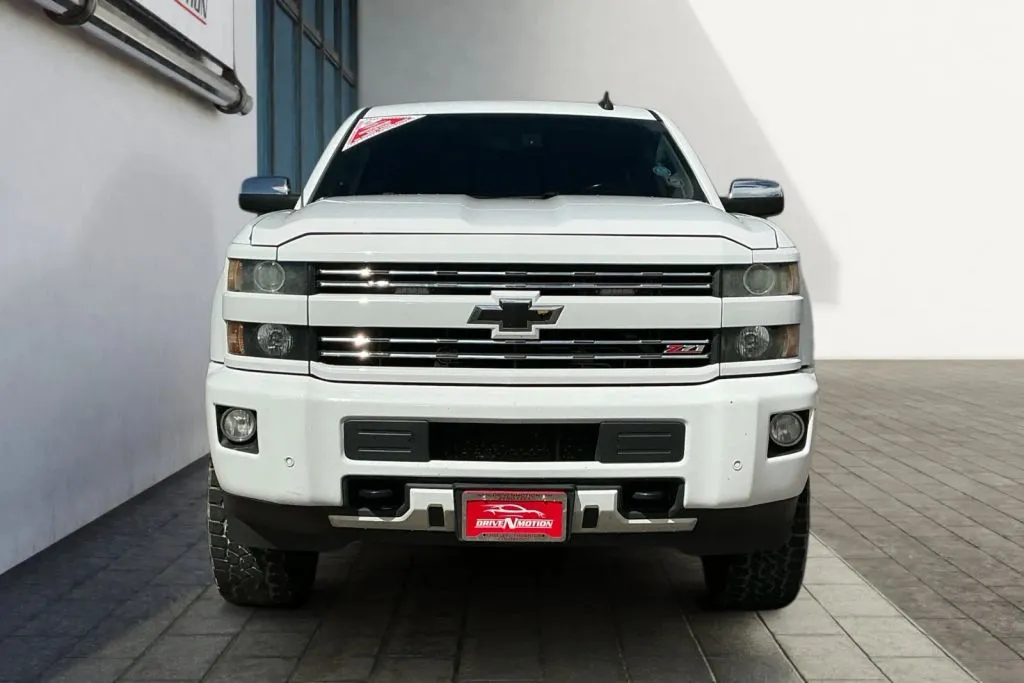 Chevrolet Silverado photo 8
