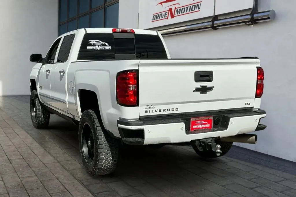 Chevrolet Silverado photo 6