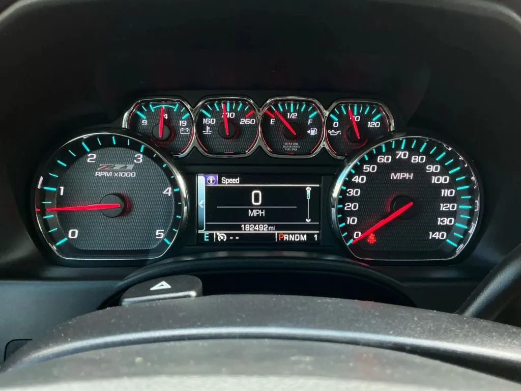Chevrolet Silverado photo 25
