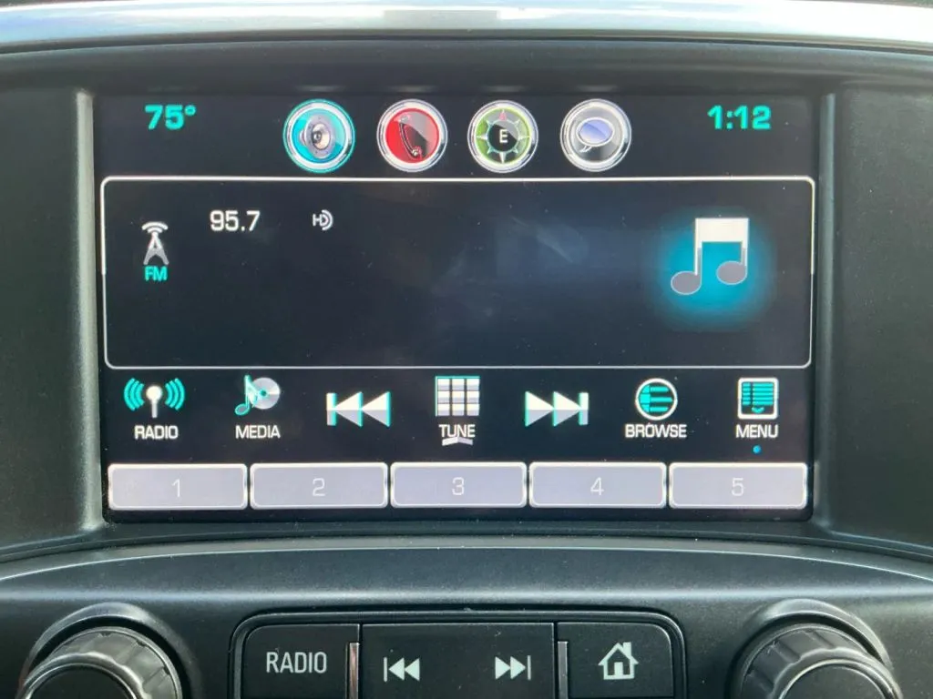 Chevrolet Silverado photo 28