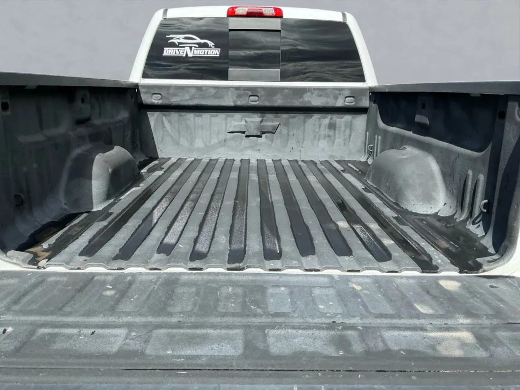 Chevrolet Silverado photo 19