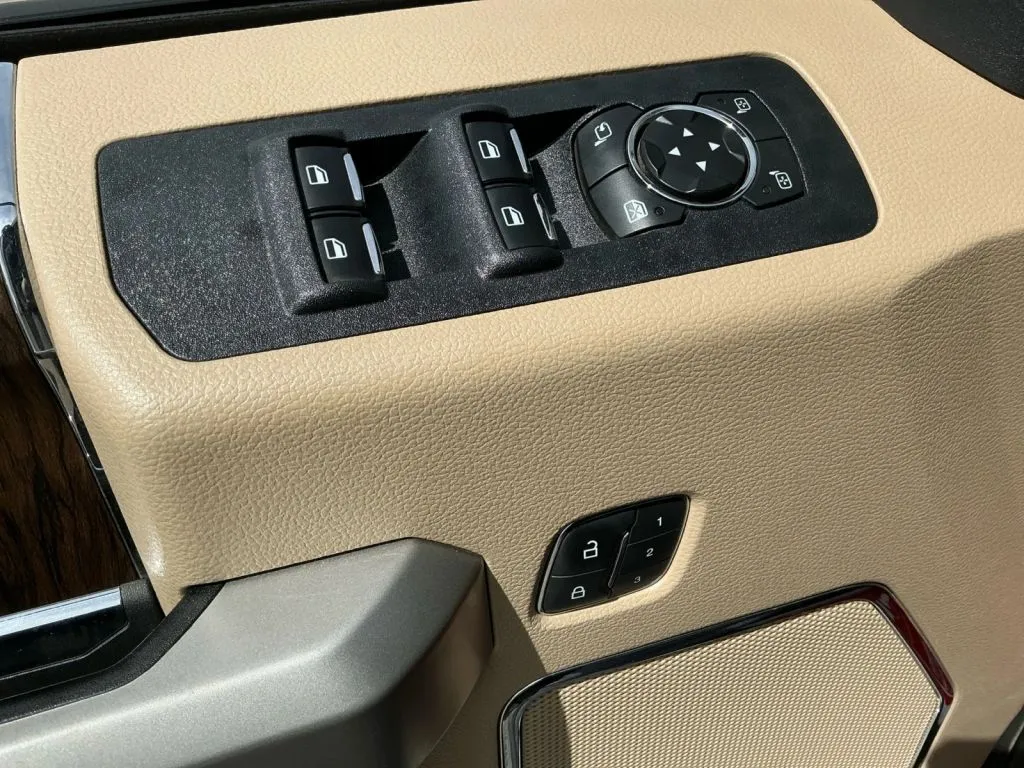 Ford F-150 photo 11