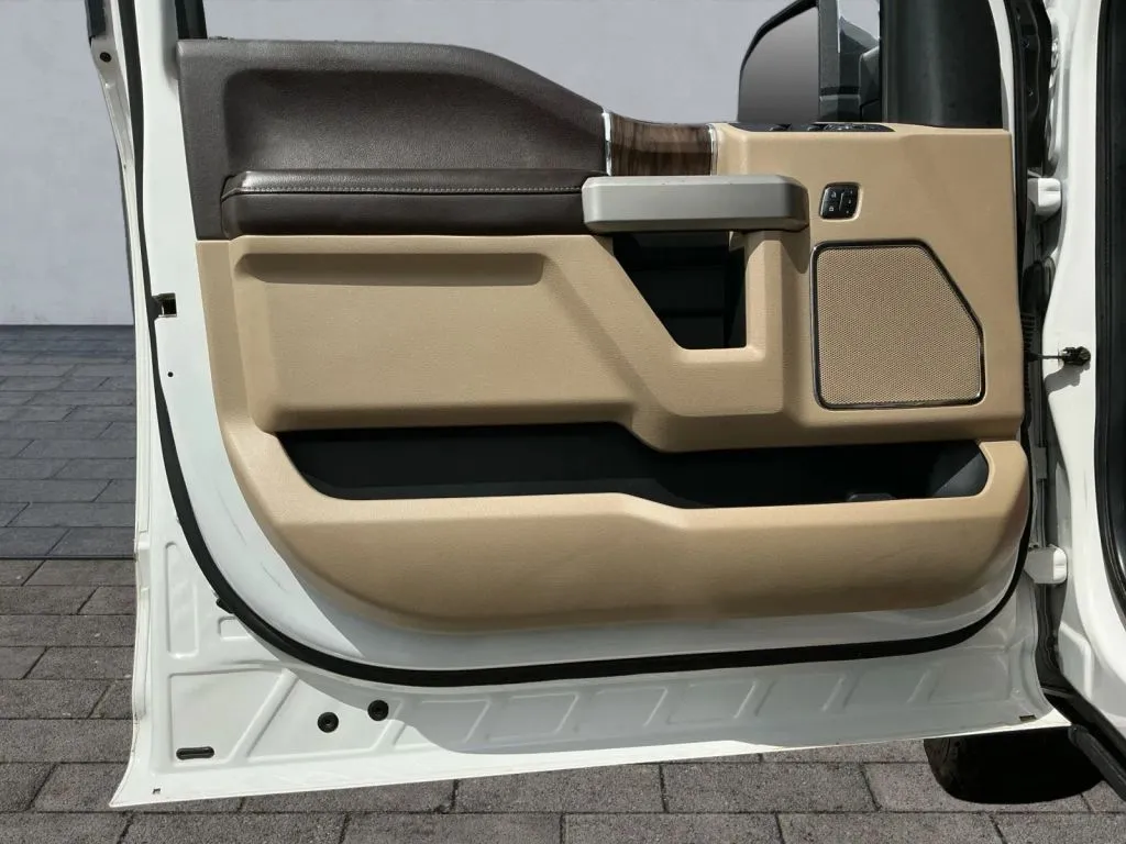Ford F-150 photo 10