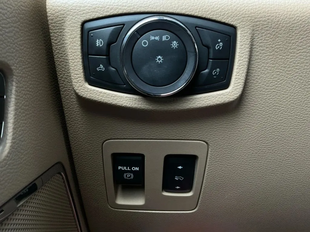Ford F-150 photo 38