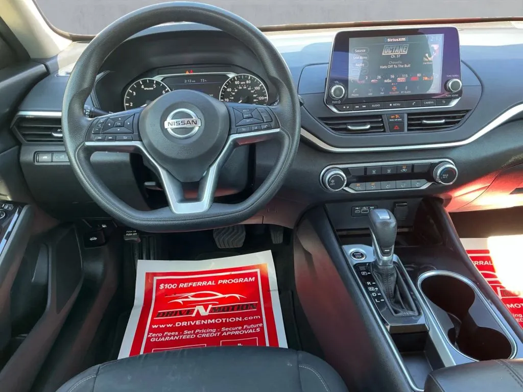 Nissan Altima photo 15
