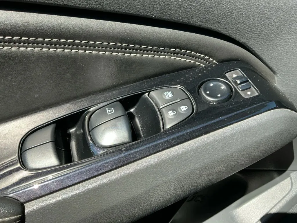 Nissan Altima photo 8