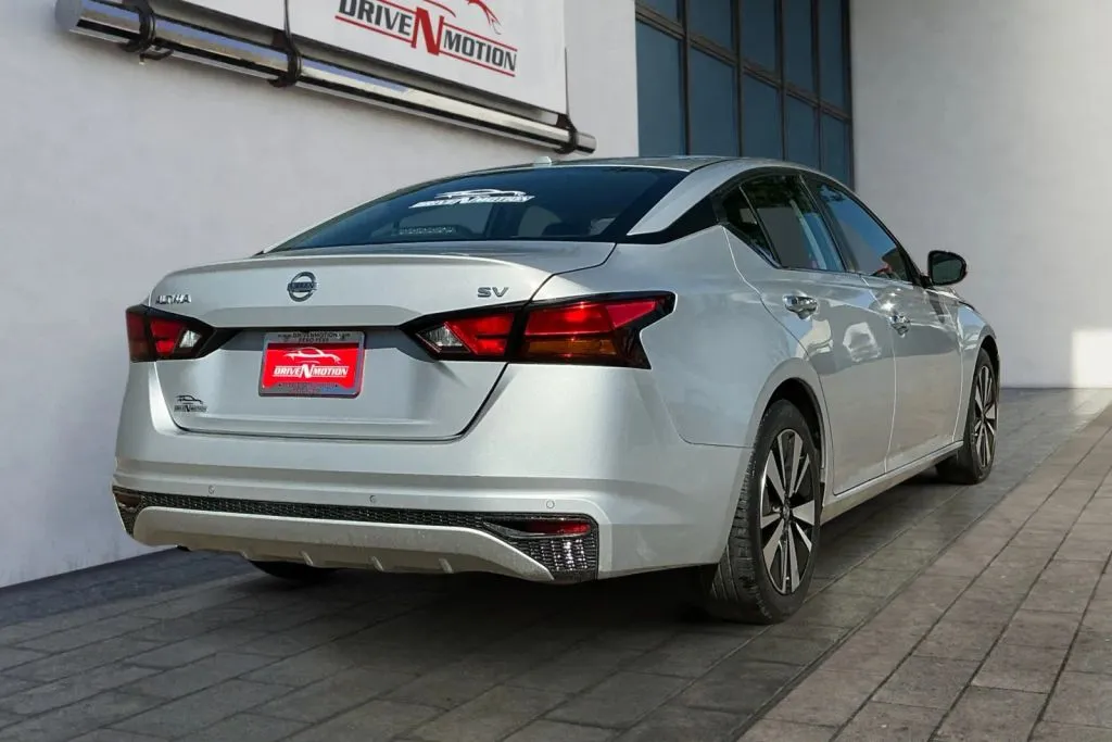 Nissan Altima photo 17