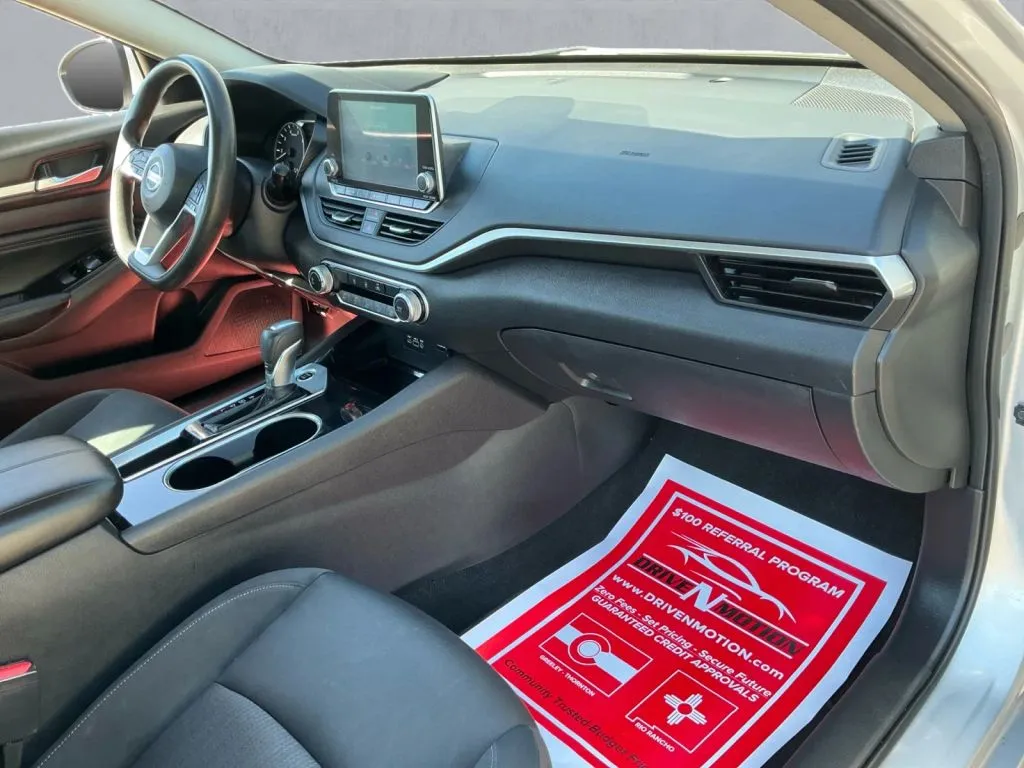 Nissan Altima photo 20