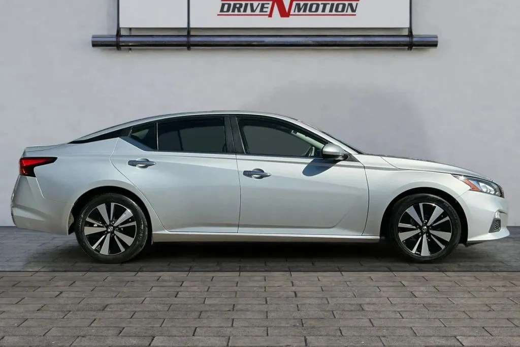 Photos of 2021 Nissan Altima 2.5 SV Sedan 4D for sale in Greeley, CO at Drive N-Motion Greeley