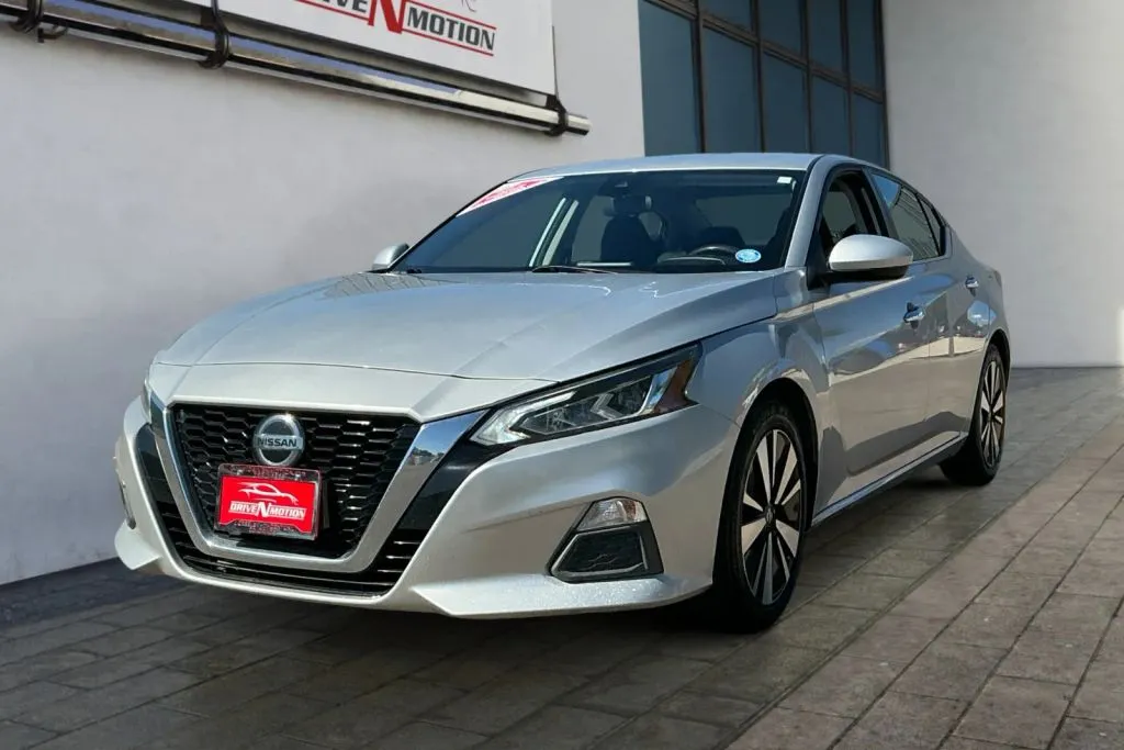 Nissan Altima photo 6