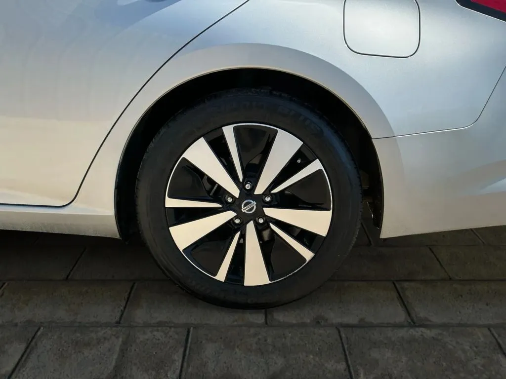 Nissan Altima photo 16