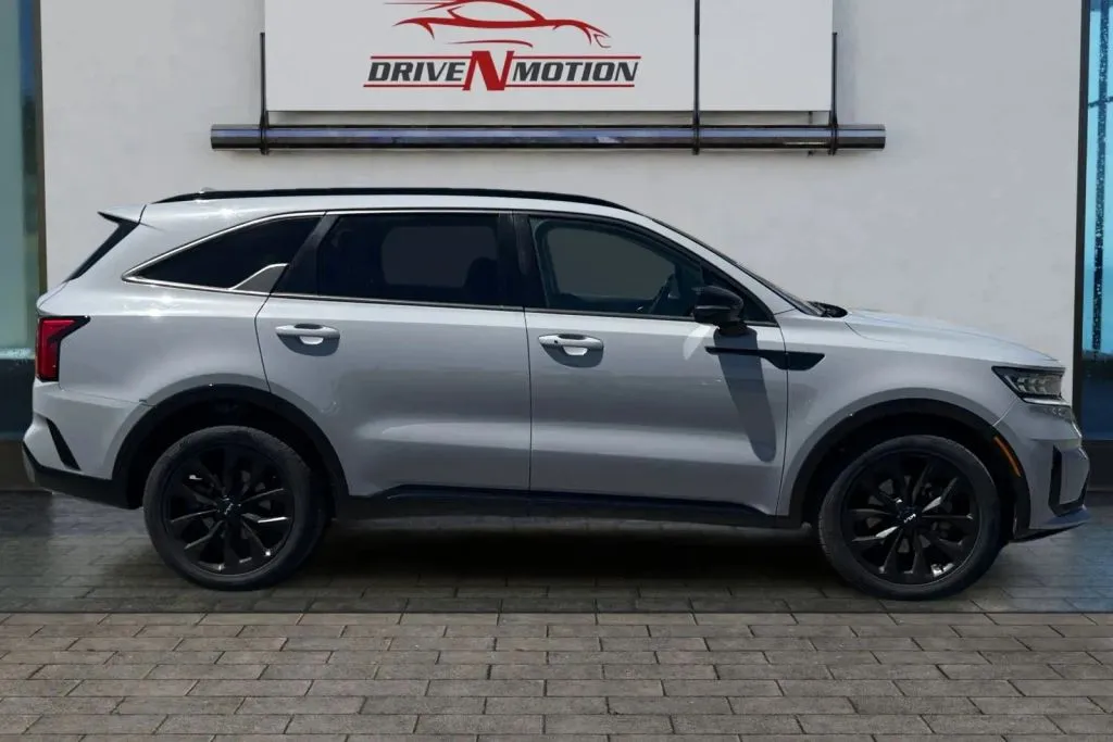 Photos of 2022 Kia Sorento SX Sport Utility 4D for sale in Greeley, CO at Drive N-Motion Greeley