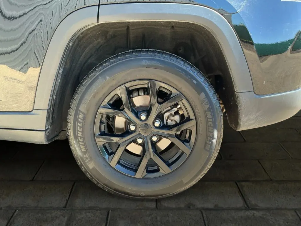 Jeep Grand Cherokee photo 18