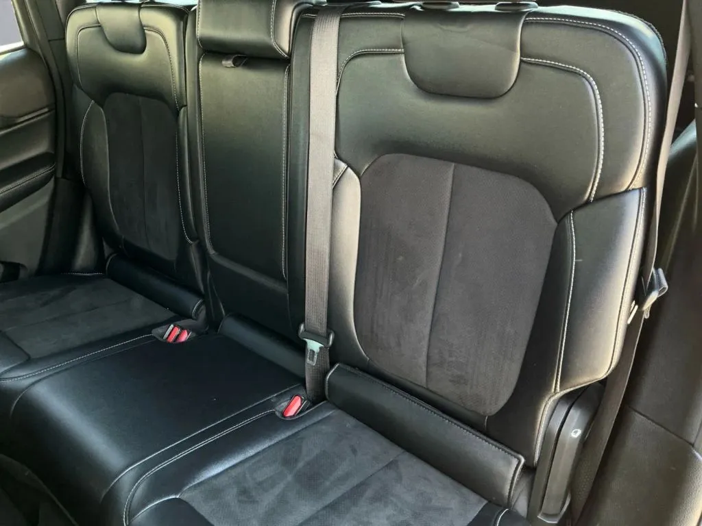 Jeep Grand Cherokee photo 16