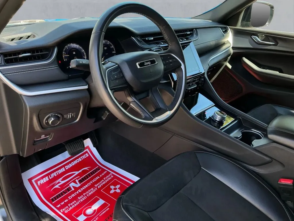 Jeep Grand Cherokee photo 14
