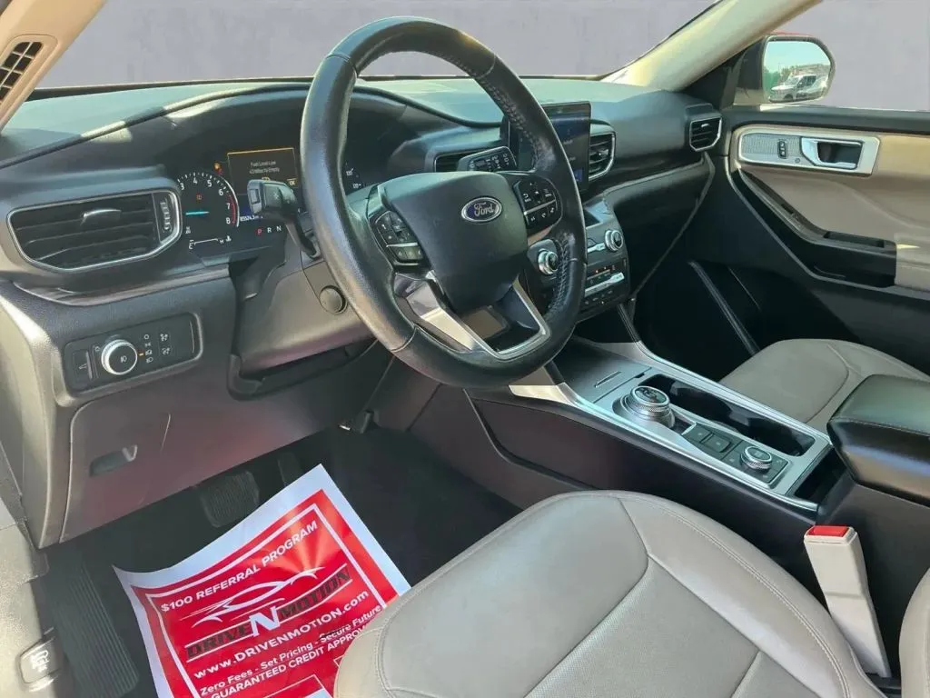 Ford Explorer photo 13