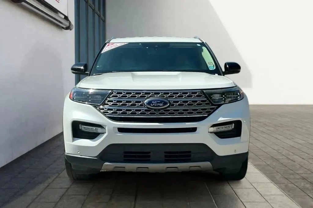 Ford Explorer photo 8