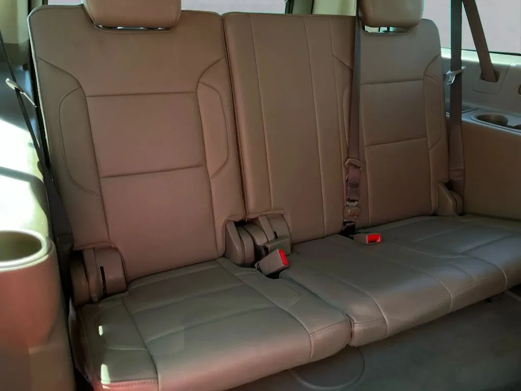 Chevrolet Suburban photo 17