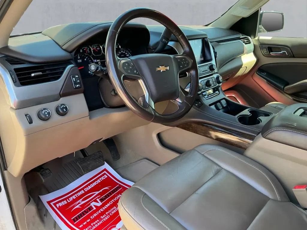 Chevrolet Suburban photo 13