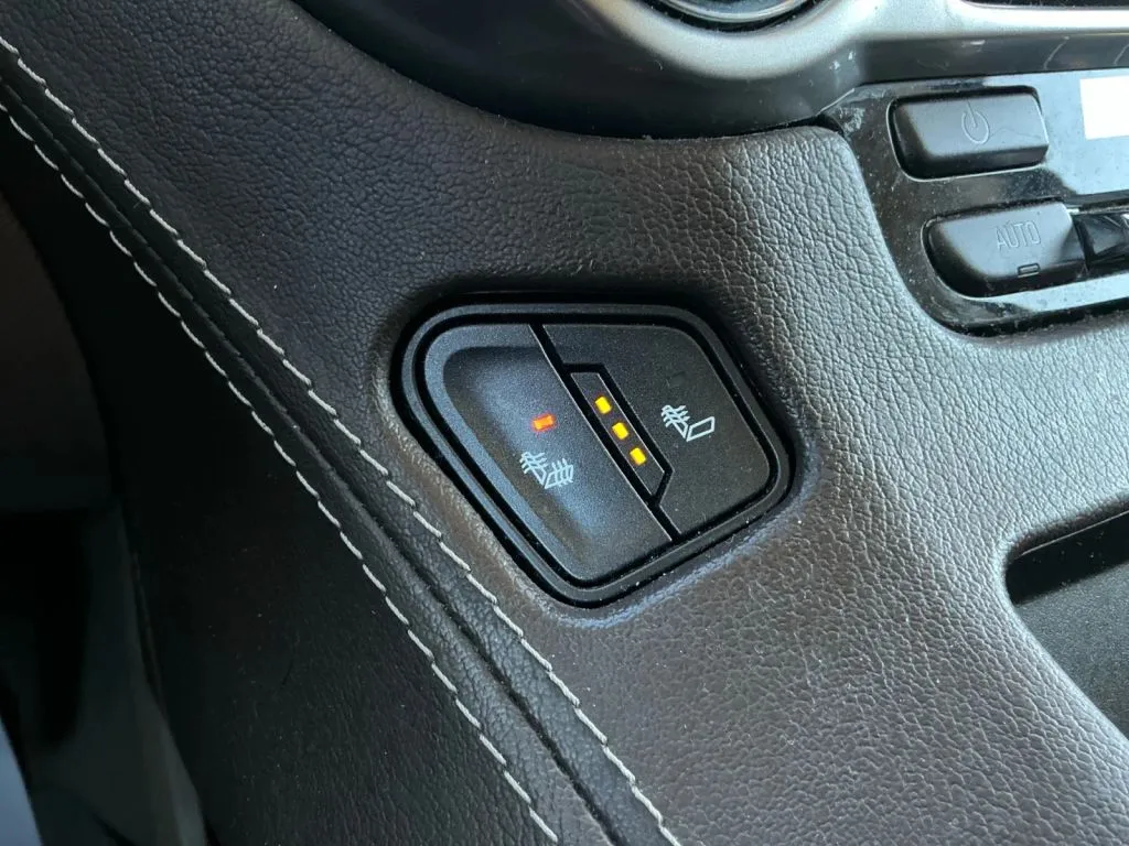 Chevrolet Suburban photo 32