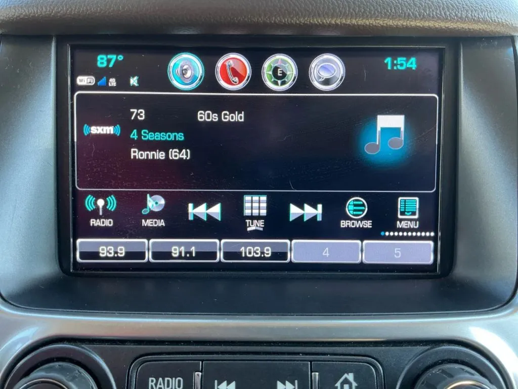Chevrolet Suburban photo 29