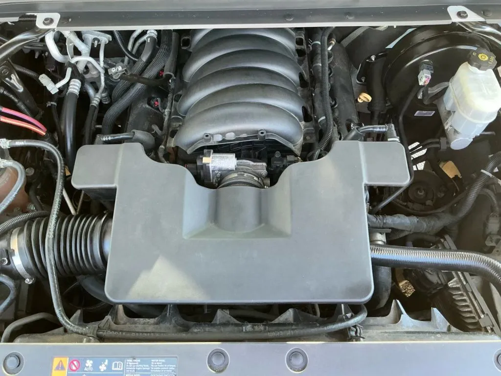 Chevrolet Suburban photo 23