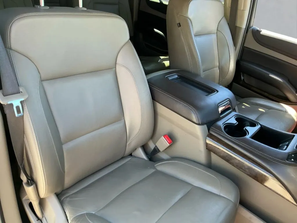 Chevrolet Suburban photo 22