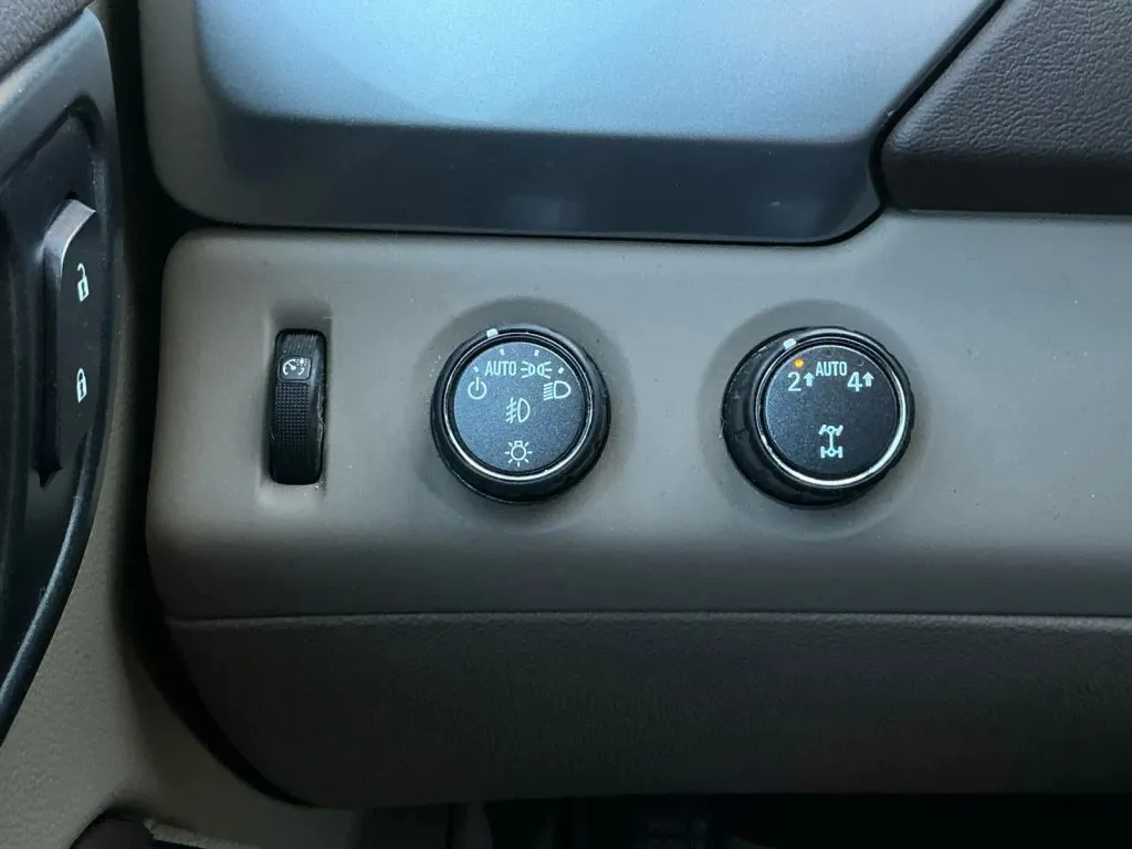 Chevrolet Suburban photo 35