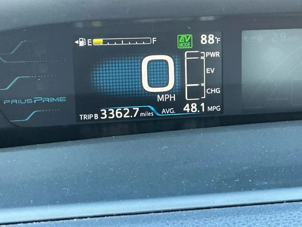 Toyota Prius photo 25