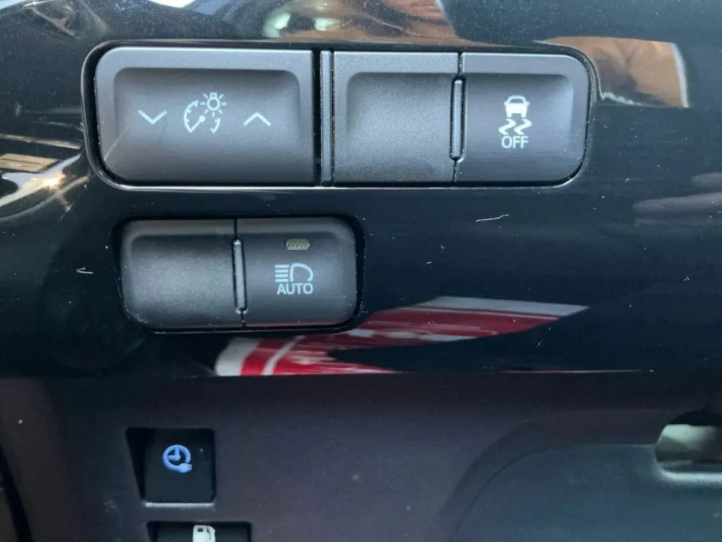 Toyota Prius photo 33