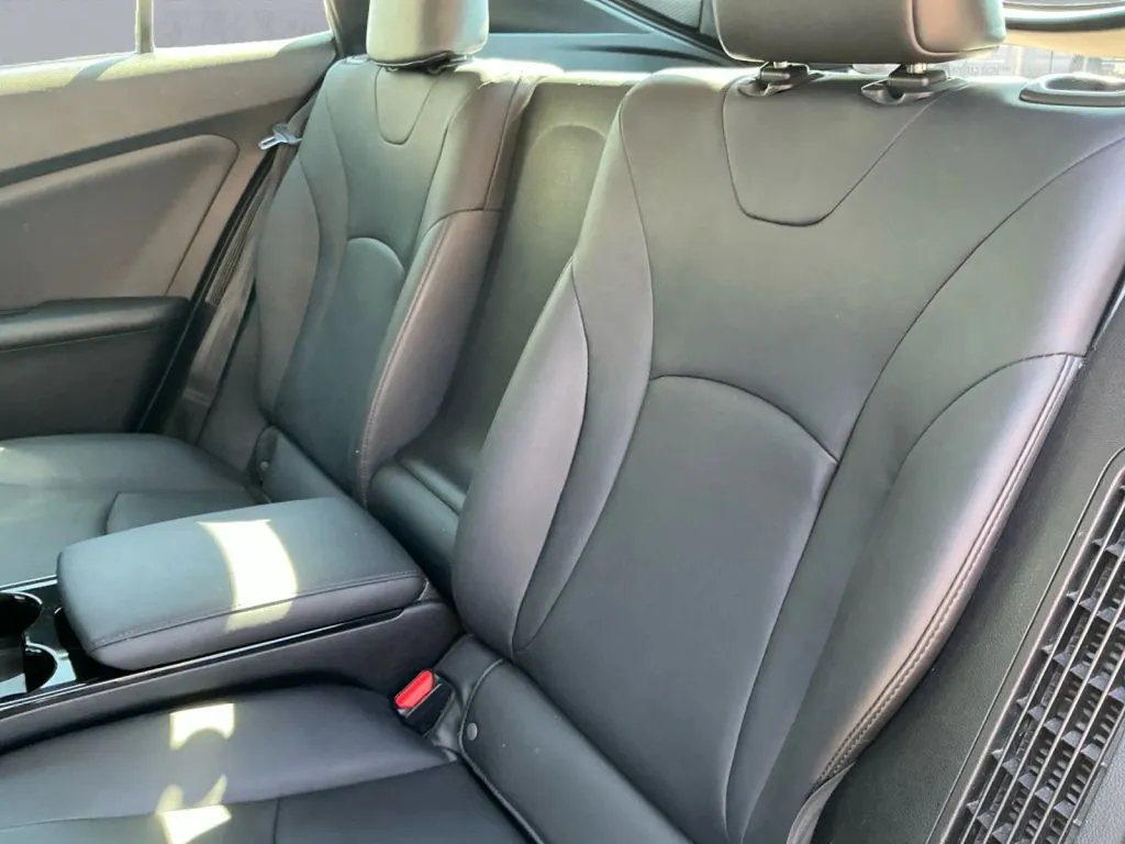 Toyota Prius photo 15