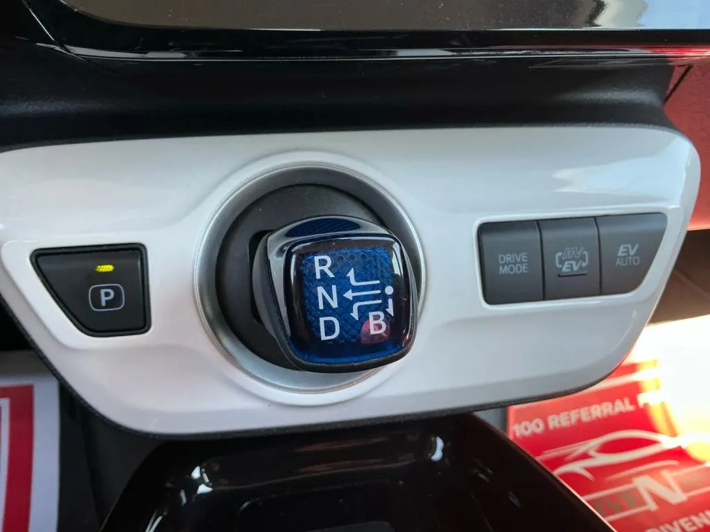 Toyota Prius photo 32