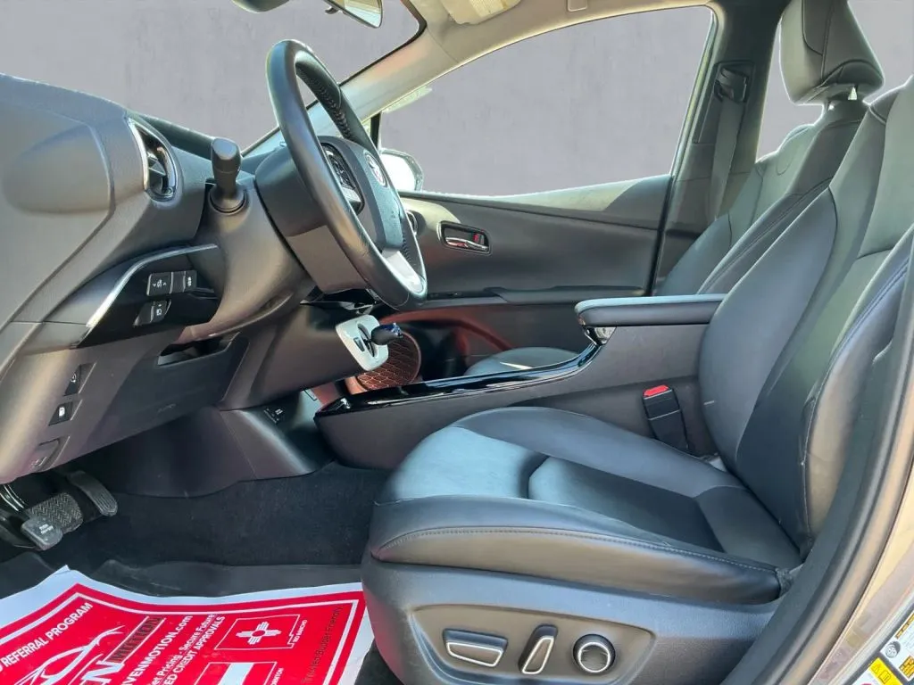 Toyota Prius photo 12
