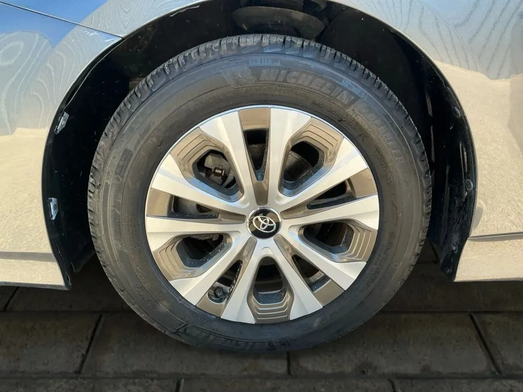 Toyota Prius photo 24