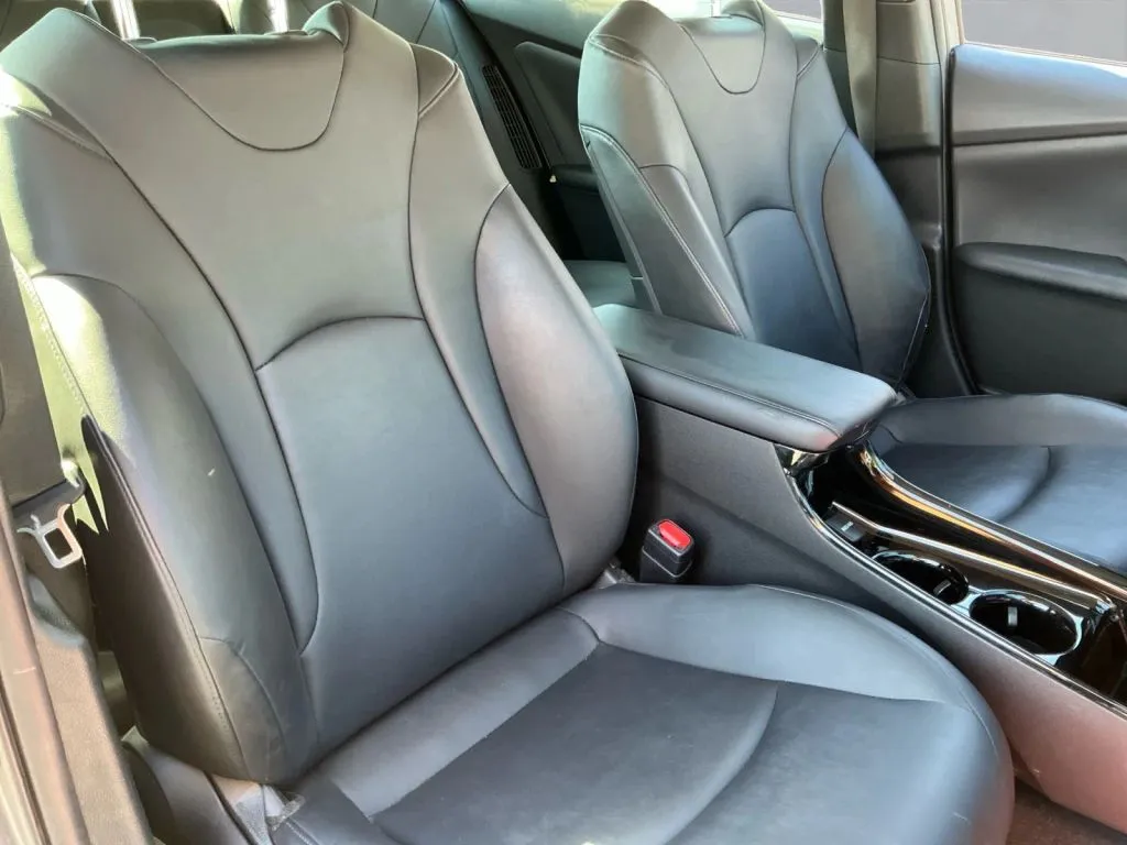Toyota Prius photo 22