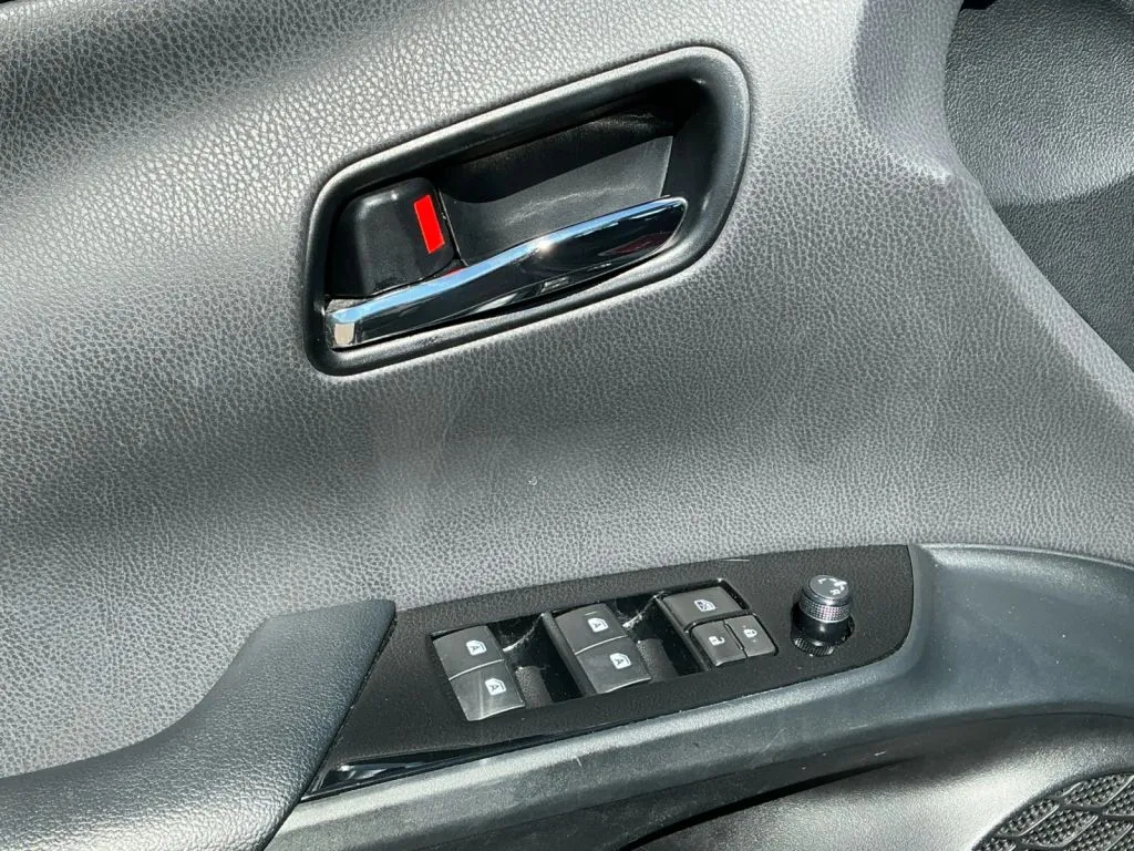 Toyota Prius photo 11
