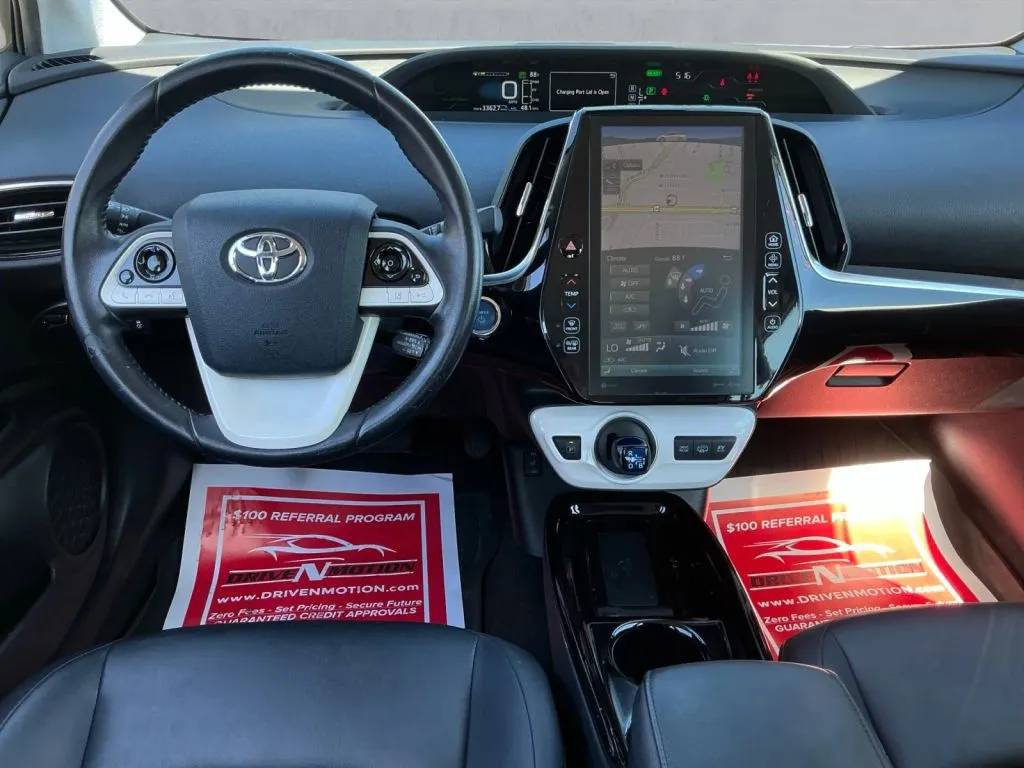Toyota Prius photo 16