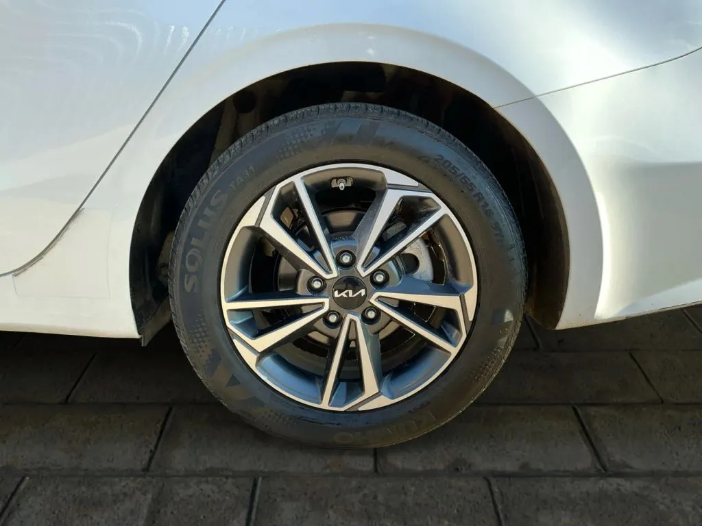 Kia Forte photo 18