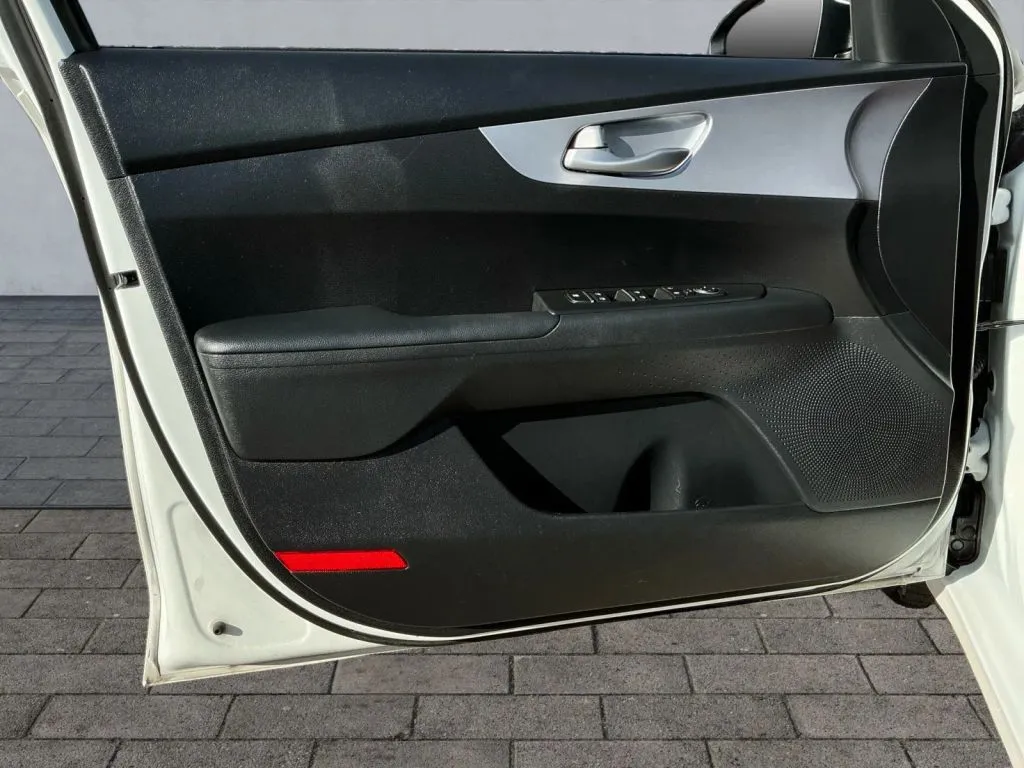 Kia Forte photo 9