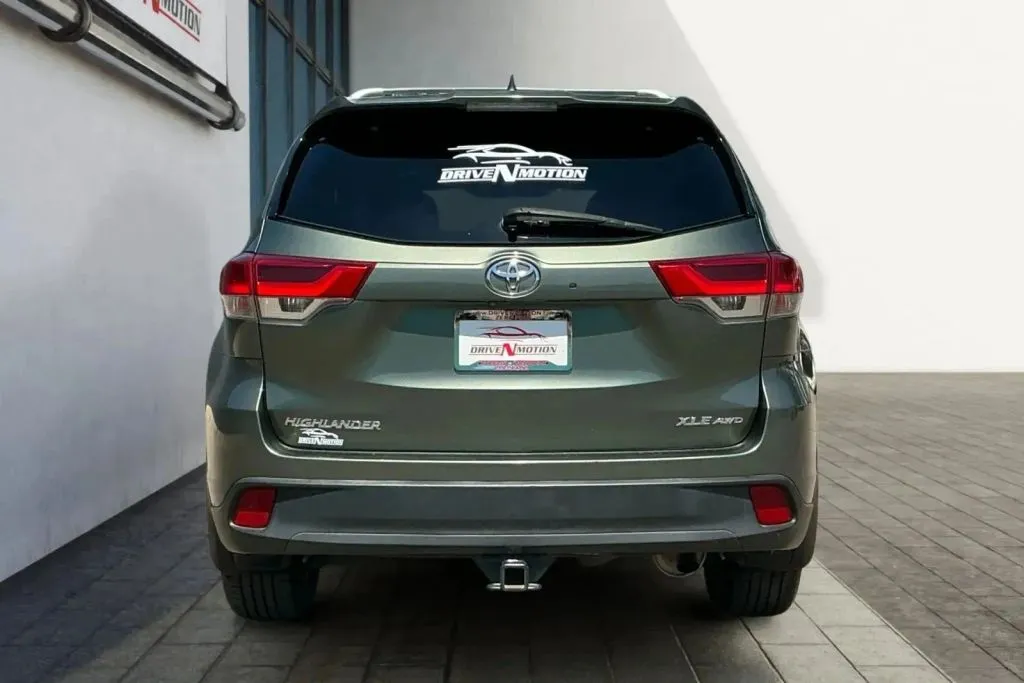More photos of 2018 Toyota Highlander XLE Sport Utility 4D at Drive N-Motion Greeley, CO