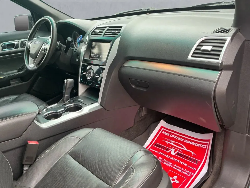 Ford Explorer photo 21