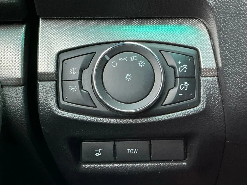 Ford Explorer photo 37